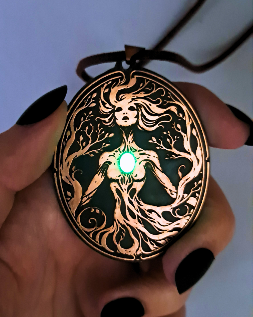 dryad pendant